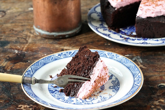 Slow Cooker Beet Chocolate Cake with Beet and Vanilla Topping | Veggie Desserts Blog